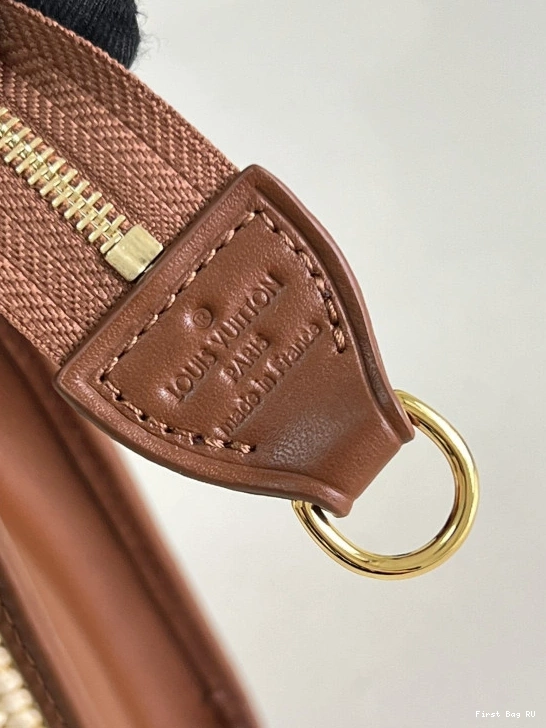 First bag ru VUITTON POUCH LOUIS CHAIN ON TOILETRY 0728